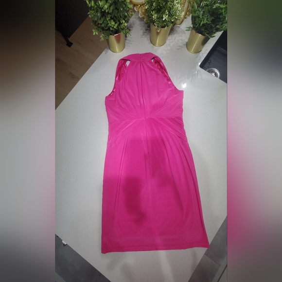 NWOT ADRIANNA PAPELL Sublime robe neuve d'excellente qualité bien doublée - Picture 7 of 8